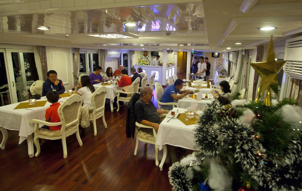 Signature Halong Cruise Ha Long Exteriör bild