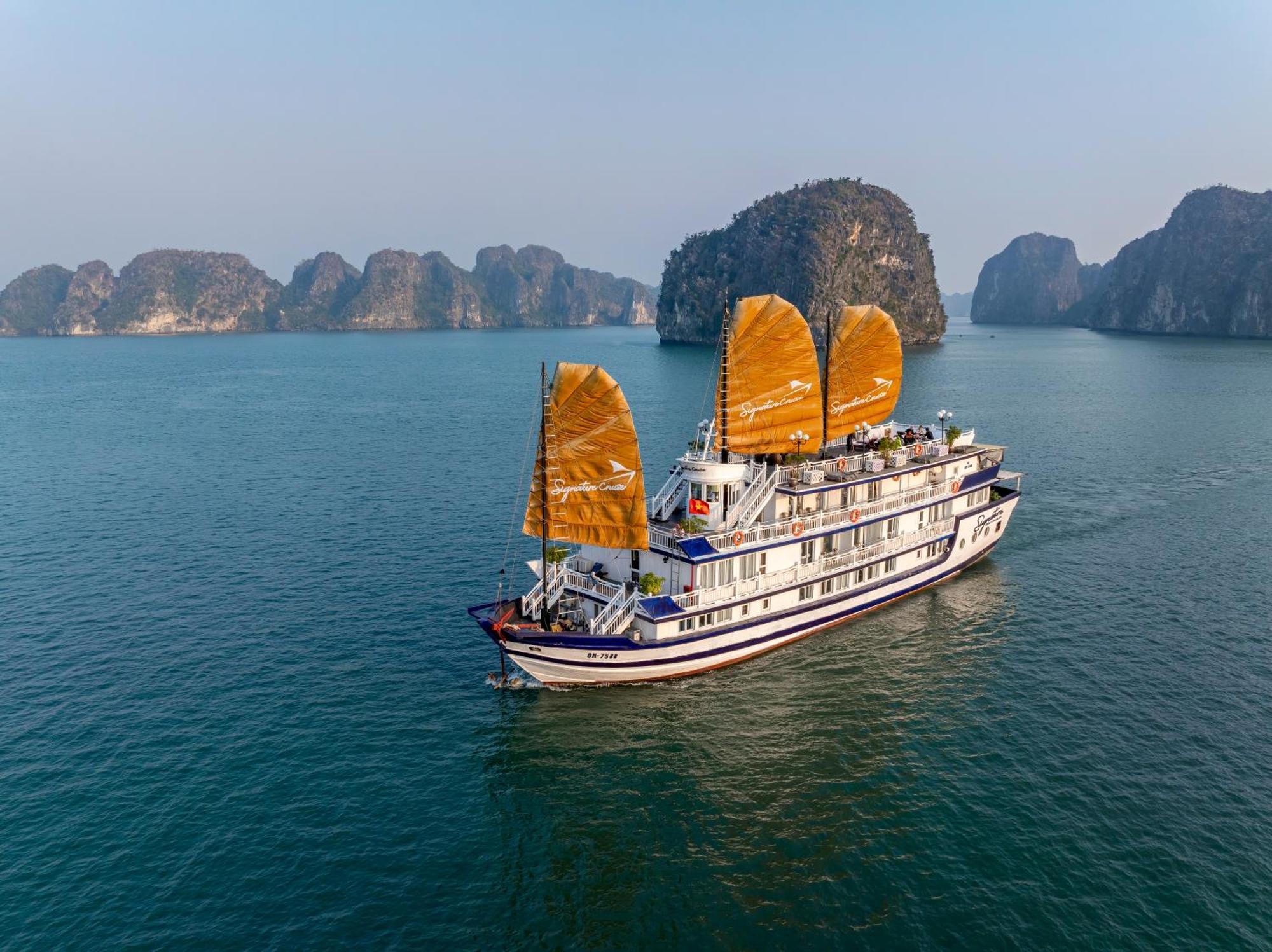 Signature Halong Cruise Ha Long Exteriör bild