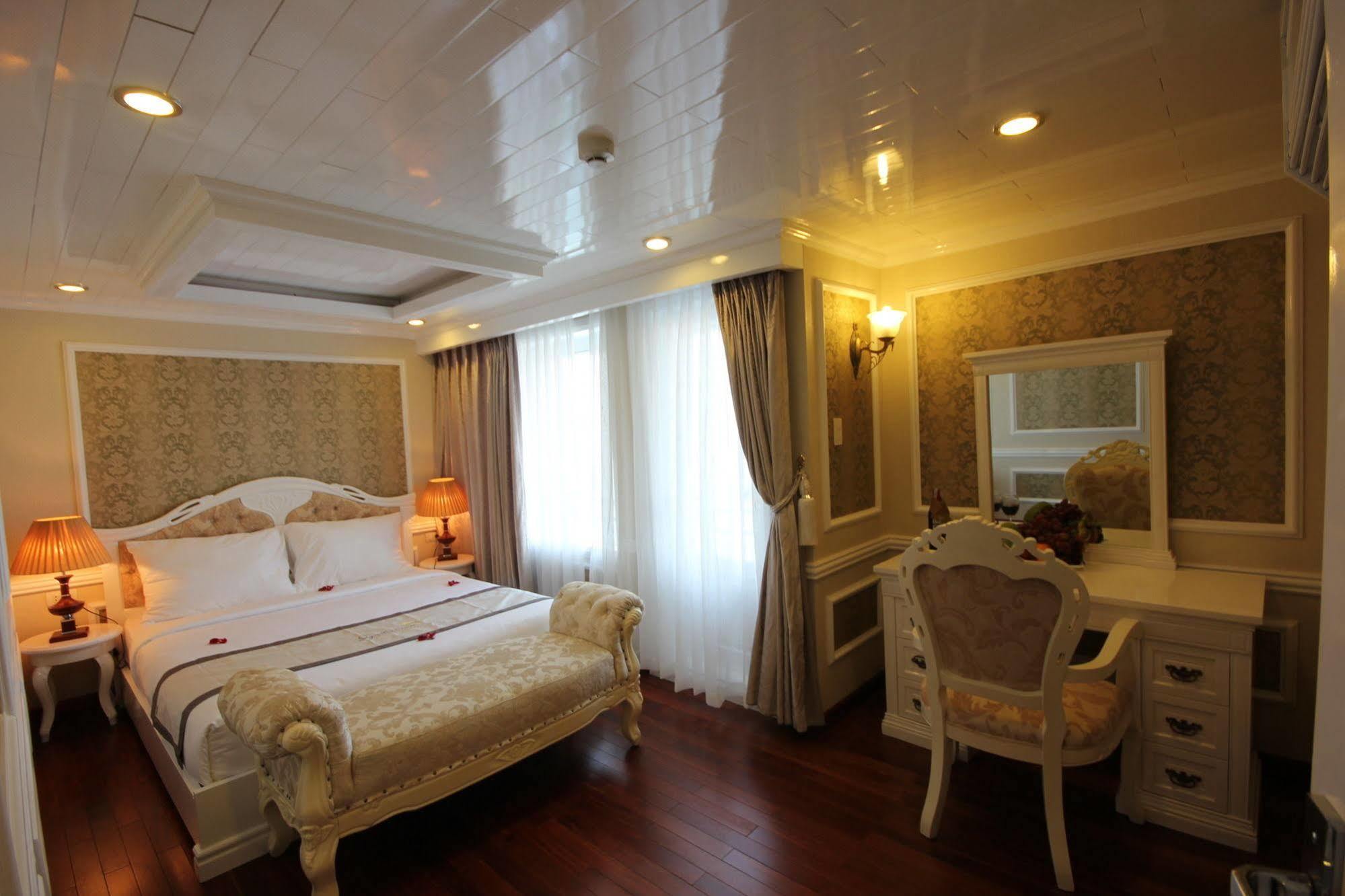 Signature Halong Cruise Ha Long Exteriör bild